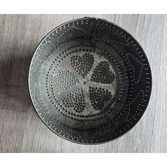 2 ~ Ivine's Tinwear Pierced Tin Heart Footed  Primitive Style PA Dutch 6"x3.5" - Picture 7 of 12